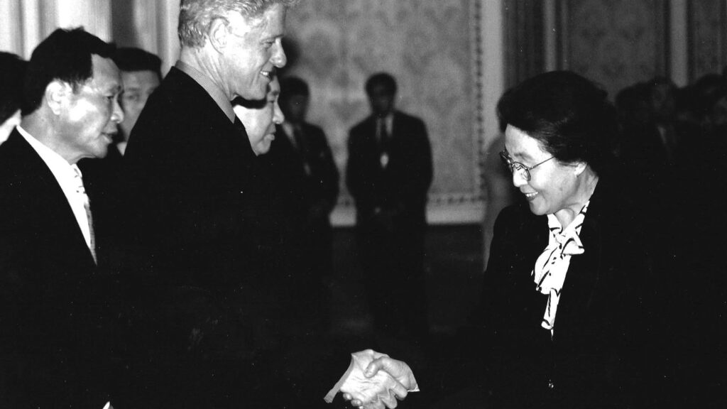 낙제생 수퍼우먼 정치민주화 11r (2) 복사본